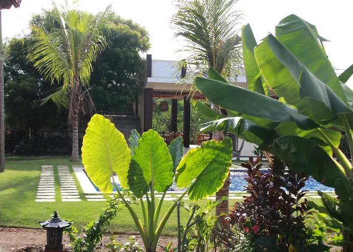 Bananaleaf Hostal Banyuwedang