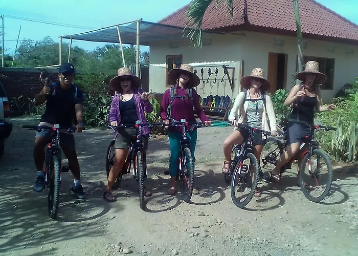Bananaleaf Hostal *