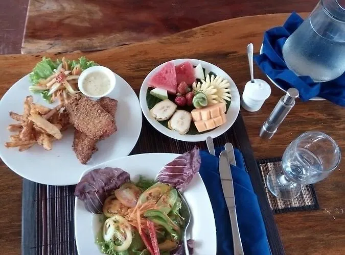 Bananaleaf Hostal *