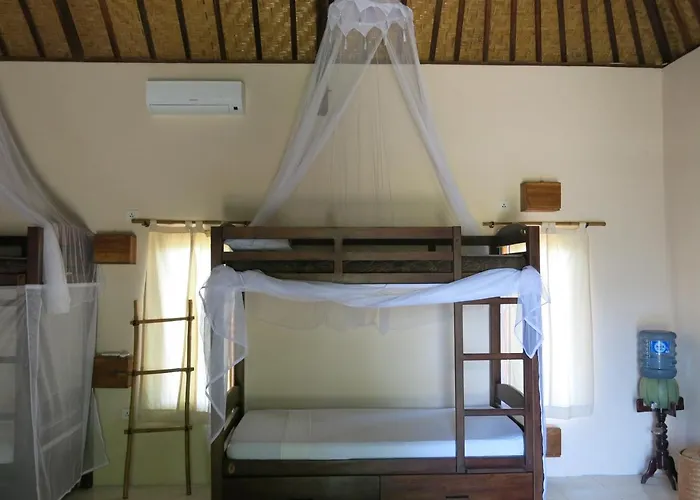 Bananaleaf Hostal Banyuwedang