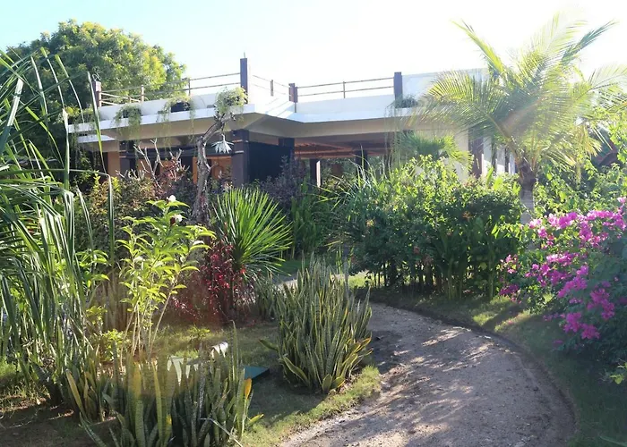 Bananaleaf Hostal *